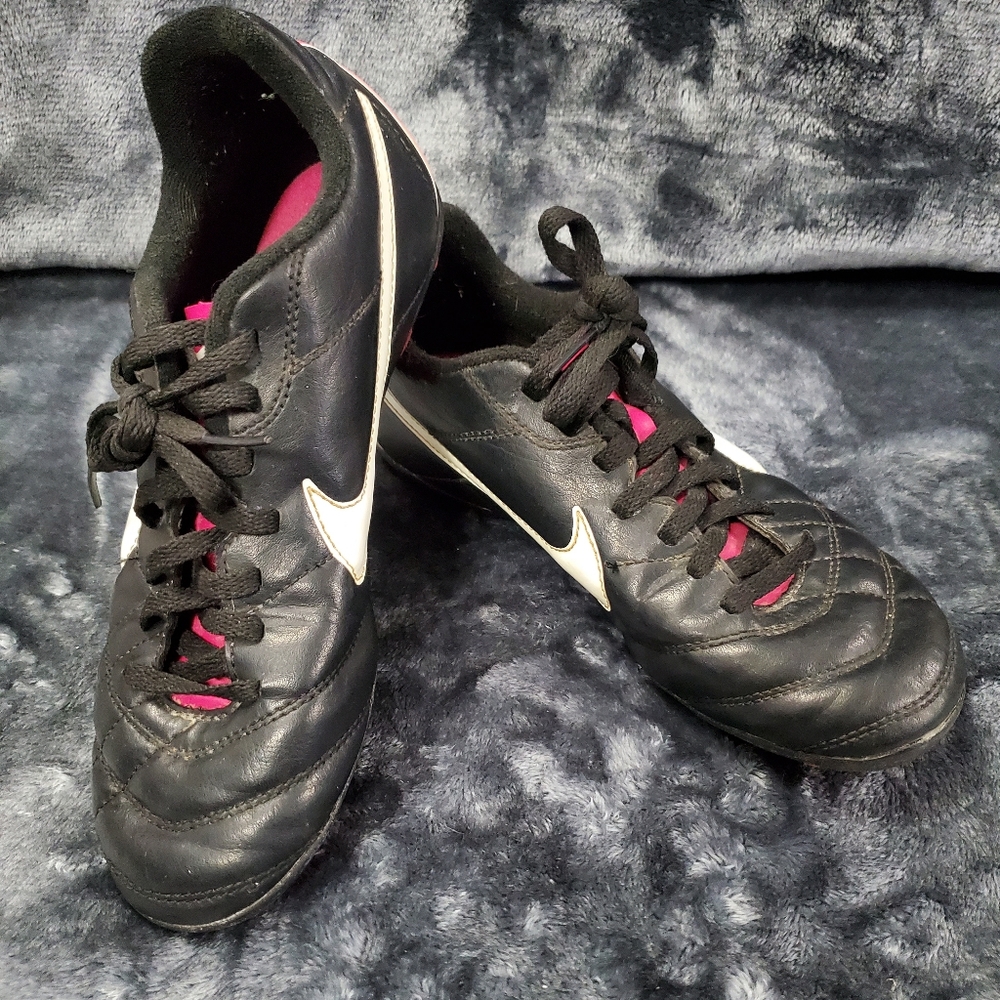 Nike Jr Tiempo Rio FG Soccer Cleat